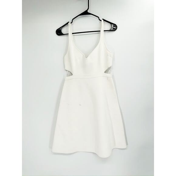 Milly White Sleeveless V-Neck Cut Out A-Line Mini Dress Size 2 - Picture 3 of 5